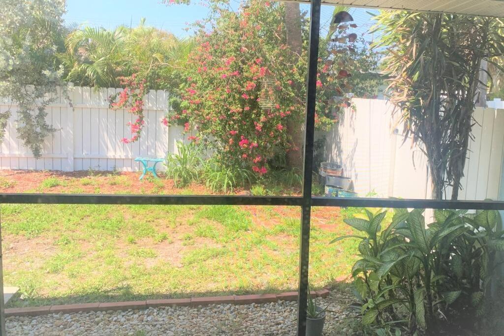 Bright And Beachy 2Bed 1Bath Home - Unit 210 โคโคบีช ภายนอก รูปภาพ