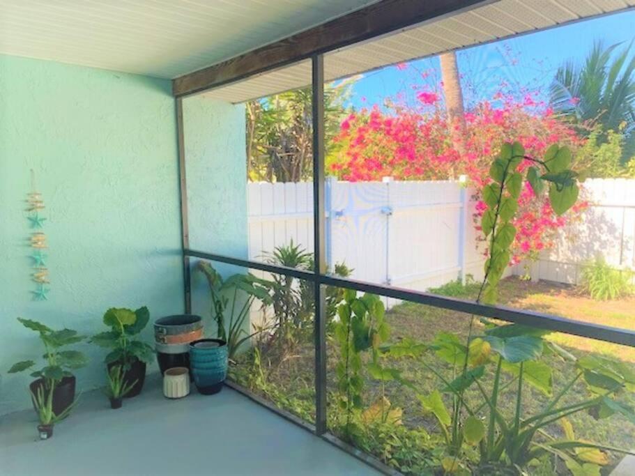Bright And Beachy 2Bed 1Bath Home - Unit 210 โคโคบีช ภายนอก รูปภาพ