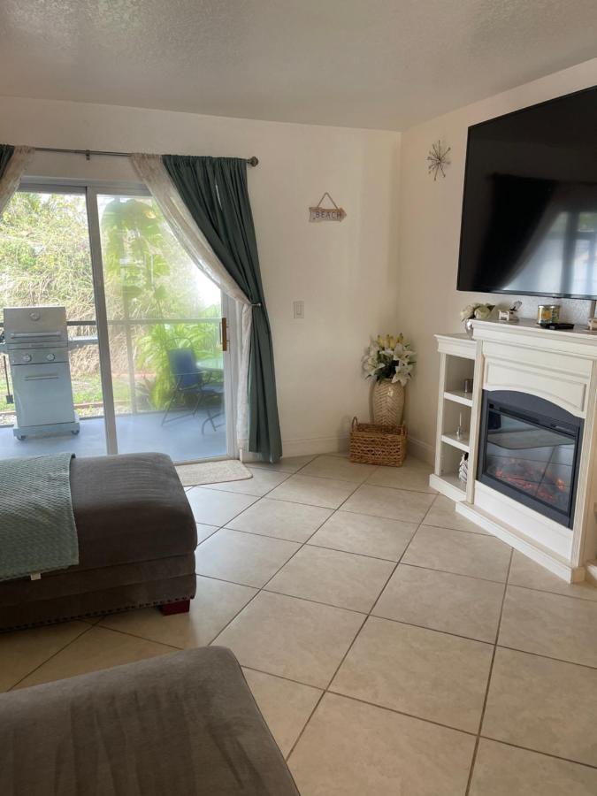Bright And Beachy 2Bed 1Bath Home - Unit 210 โคโคบีช ภายนอก รูปภาพ